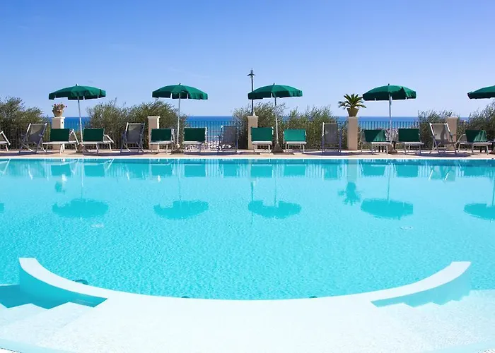 Chiesiola מלון דירות 4*